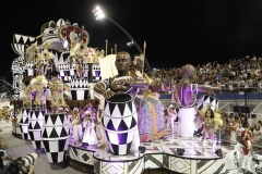 65404447_Dancers-from-the-Mocidade-Alegre-samba-school-perform-during-a-carnival-parade-in-Sao-P