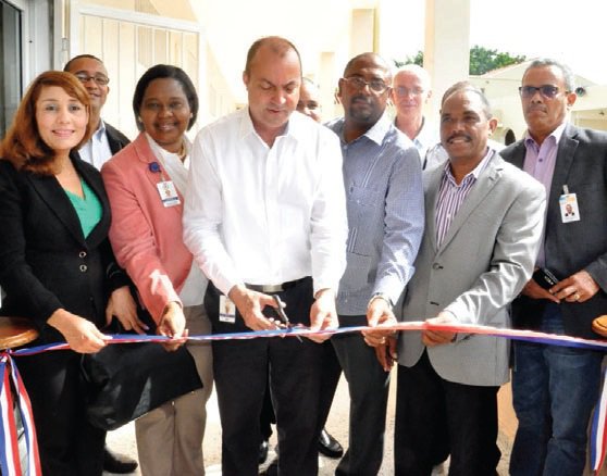 LOYOLA INAUGURA LABORATORIO DE REDES ELÉCTRICAS