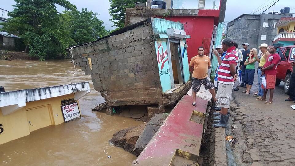 Casas destruidas por inundaciones