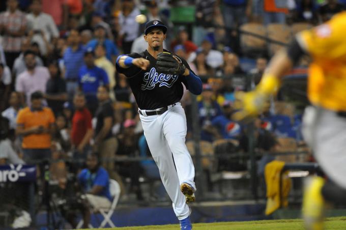 Licey decide en el noveno inning