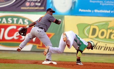 Los Gigantes detienen a las Estrellas