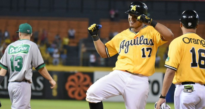 Aguilas sacan garras y ganan tercero