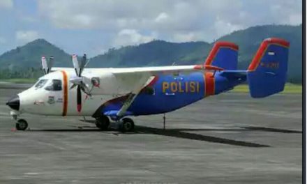 Se estrella avión en el mar