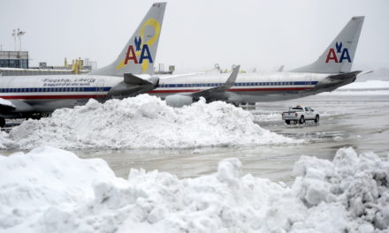 Cancelan vuelos por tormenta de nieve