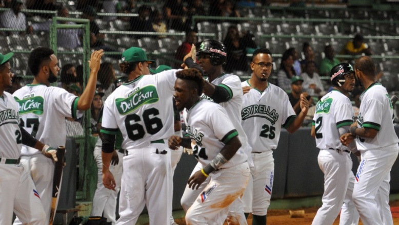 Estrellas le cortan melena a Leones