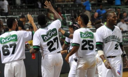 Estrellas dejan al Licey en el terreno