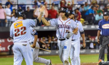 Los Gigantes apalean a las Aguilas