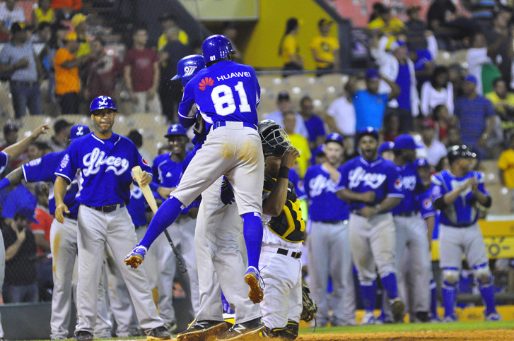 Licey empata en el primer lugar