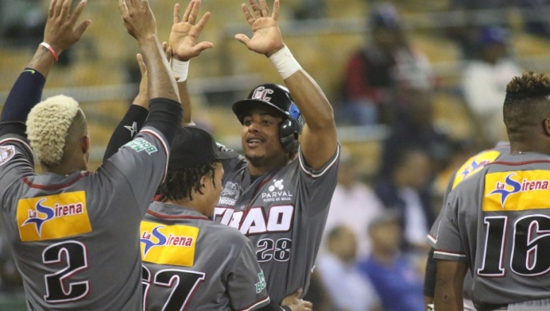 Gigantes blanquean a los Tigres