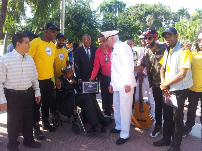 Merengue de Hoy, Winston Paulino, Homenaje, Locutor, ALcarrizos News Diario Digital