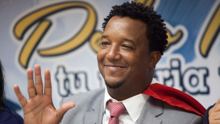 Pedro Martínez muestra indignación