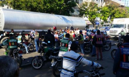 Motoconchos protestan en Palacio PN