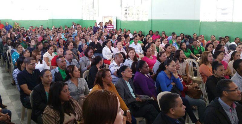 ADP paraliza clases en Villa Tapia