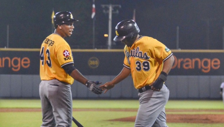 Aguilas también eliminan a Gigantes