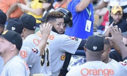 Aguilas vencen a los Leones