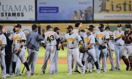 Aguilas ganan quinto juego en línea