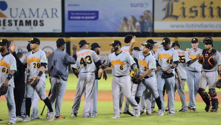 Aguilas ganan quinto juego en línea