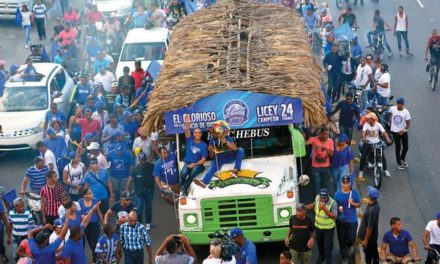 Con roster oficial, Licey celebra en las calles