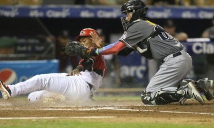 Gigantes derrotan a los Leones