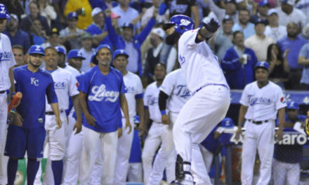 Licey gana tercero en línea, dominan Serie