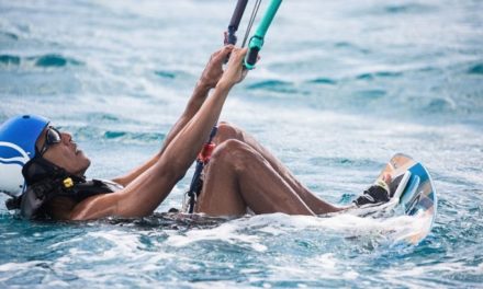 De la Casa Blanca al mar: Obama vuelve a surfear