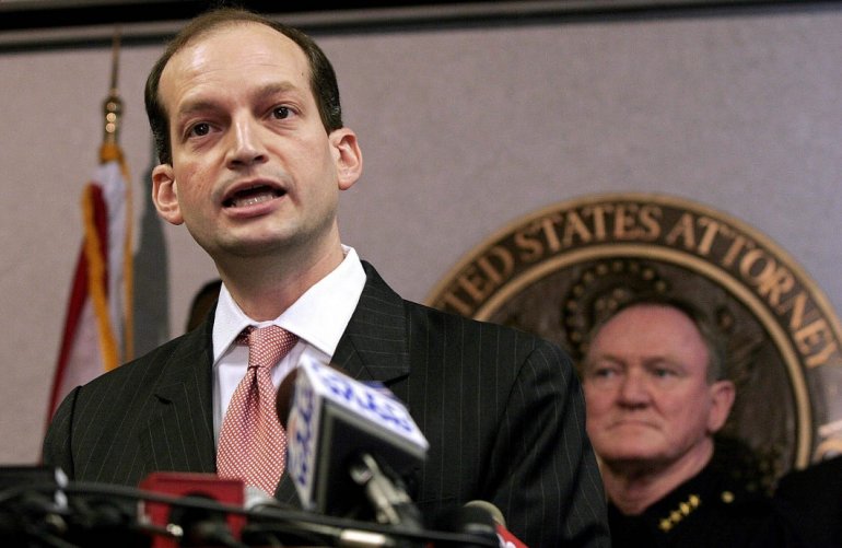 Trump elige al hispano Alexander Acosta como secretario de Trabajo