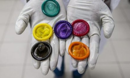 Distribuyen 77 millones de condones para el Carnaval de Río