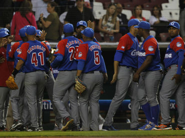 Cuba blanquea a Dominicana