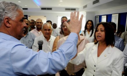 Diputada de Puerto Plata vuelve al PRD tras renunciar del PRM