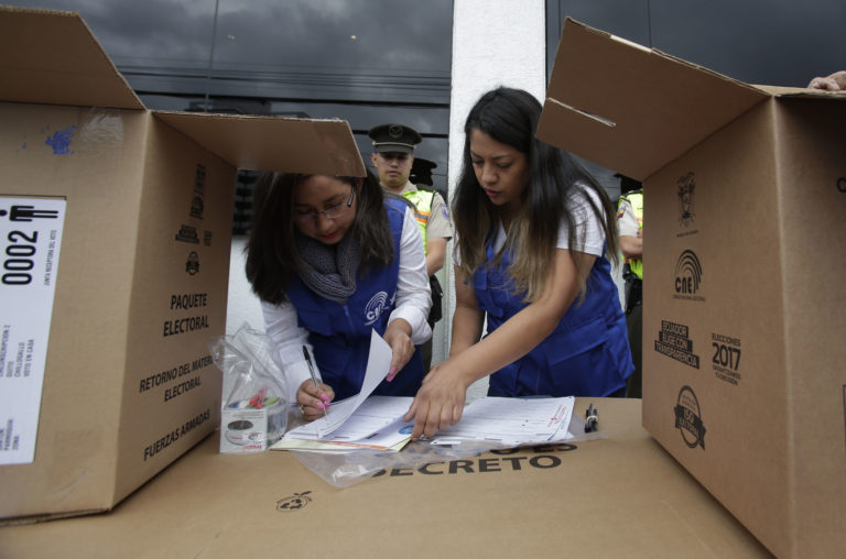 Elecciones, Ecuador, candidatos, votantes, urnas, AP