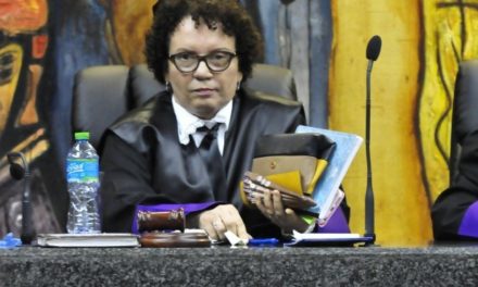 Jueza de la Suprema Corte asegura carrera de Derecho está desacreditada