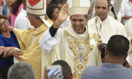 Realizan acto de ordenación episcopal del nuevo obispo auxiliar de Santiago