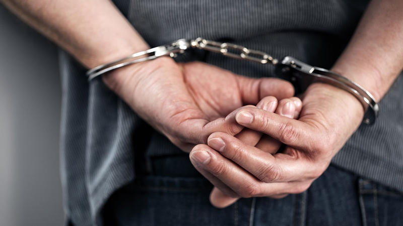 PN apresa hombre que intentó adquirir artículos con tarjetas clonadas