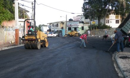 Alcaldía de Los Alcarrizos: entre asfaltado y basura