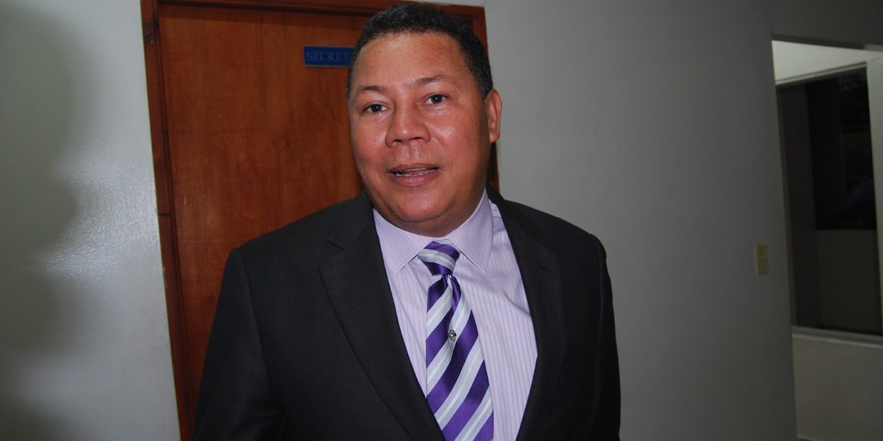 Director del Consejo Nacional de Familia es también regidor de Santo Domingo Norte