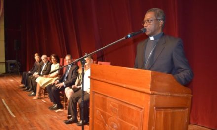 Primera Dama y Nuncio Thaddeus Okolo inauguran XXVIII Feria del Libro Católico