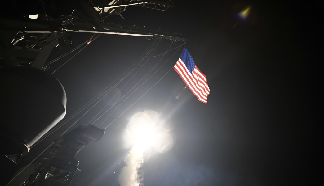 Estados Unidos ataca con misiles Tomahawk objetivo en Siria