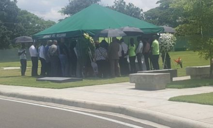 Hijos de Adriano Román no asistieron a su funeral