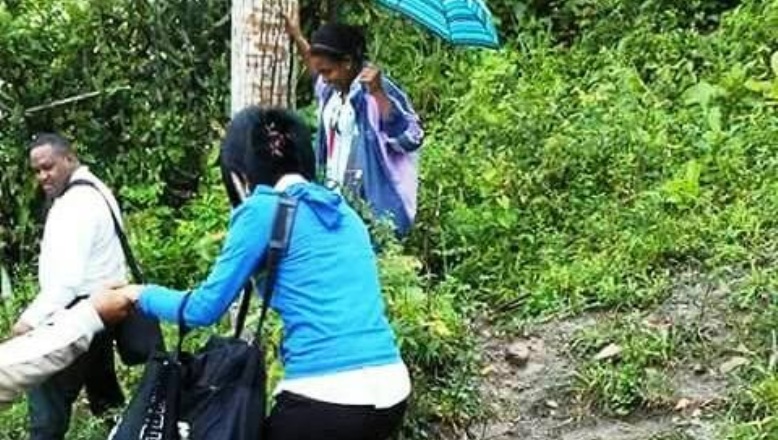 Maestros de Altamira denuncian atraviesan montes para llegar a escuela