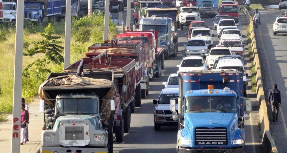 MOPC prohíbe circulación vehículos pesados durante el largo asueto de Semana Santa