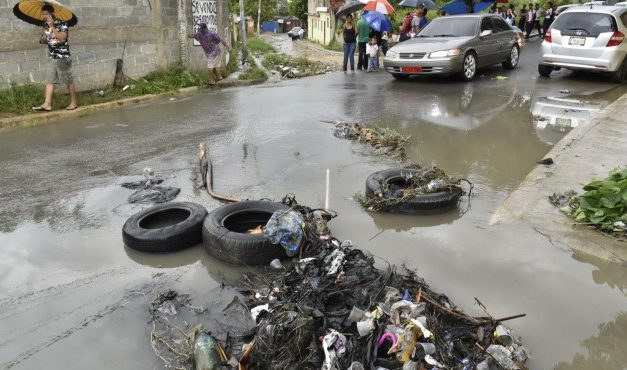 Residentes en Pantoja reclaman soluciones a problemas de la comunidad