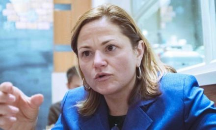 Melissa Viverito afirma que ni la Junta ni el gobernador defienden al pueblo