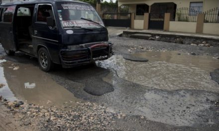 La carretera de Manoguayabo ha desaparecido por falta de mantenimiento