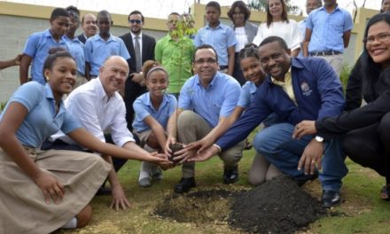 MINERD y Medio Ambiente lanzan proyecto “Creciendo con mi Árbol”