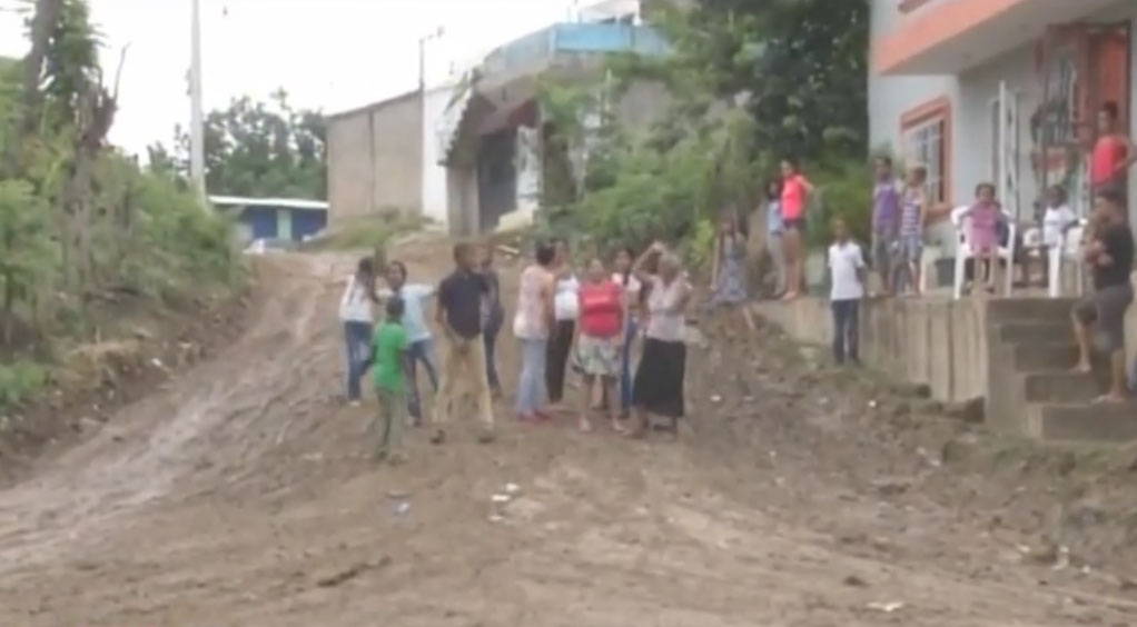Los residentes del sector Las Mercedes en Los Alcarrizos piden el arreglo de sus calles