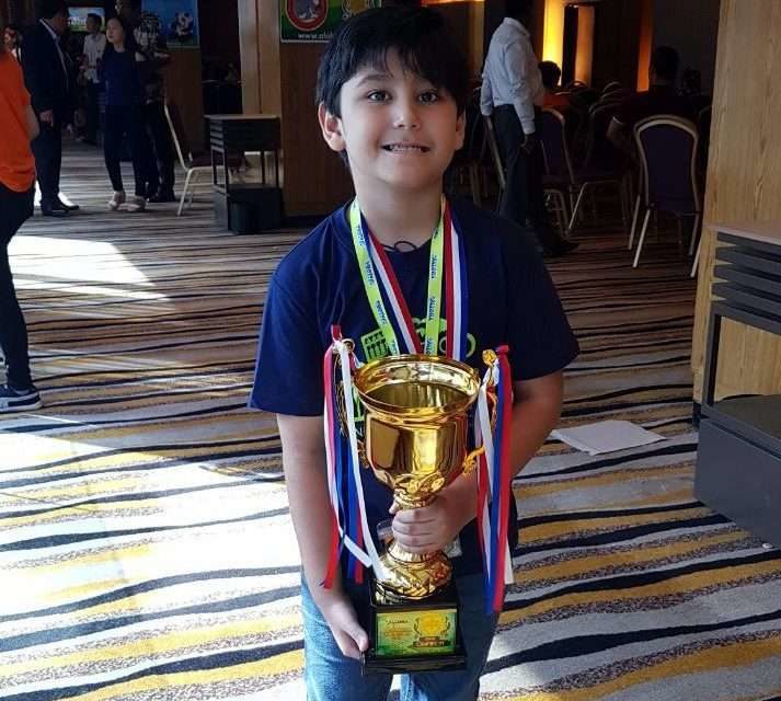 Niño mexicano de 6 años gana Campeonato Mundial de Matemáticas en Malasia