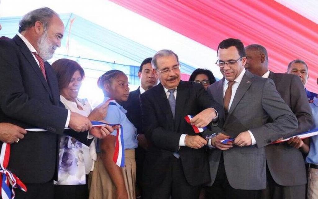 Presidente Danilo Medina entrega moderno liceo en el barrio Las Mercedes, Los Alcarrizos