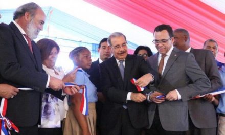 Presidente Danilo Medina entrega moderno liceo en el barrio Las Mercedes, Los Alcarrizos