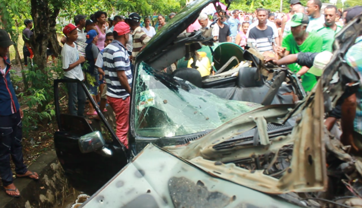 Choque entre una camioneta y una patana deja un saldo de 4 muertos y 5 heridos