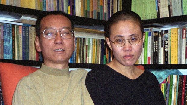 Suspenden el tratamiento contra el cáncer para el Nobel chino Liu Xiaobo, en libertad condicional